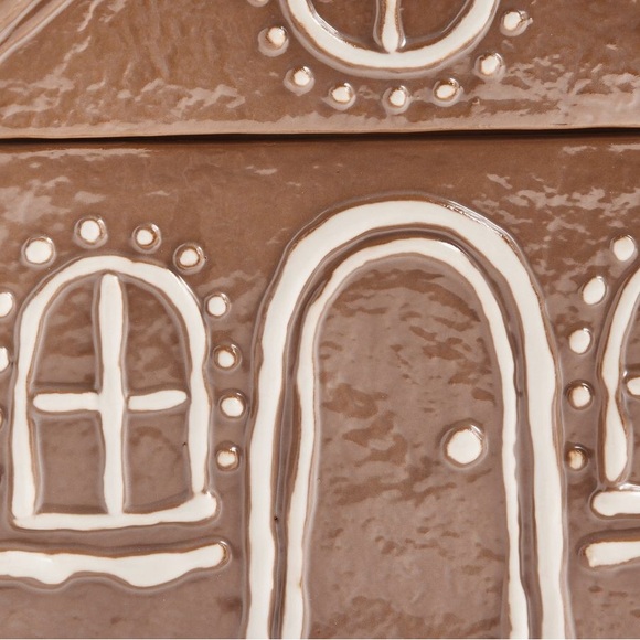 Pottery Barn Whimsical Lidded Holiday Gingerbread House Stoneware Cookie Jar BN - Picture 9 of 16